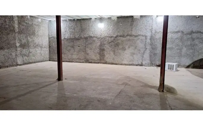 انباری جای خشکبار .کاه . اسباب اثاثیه