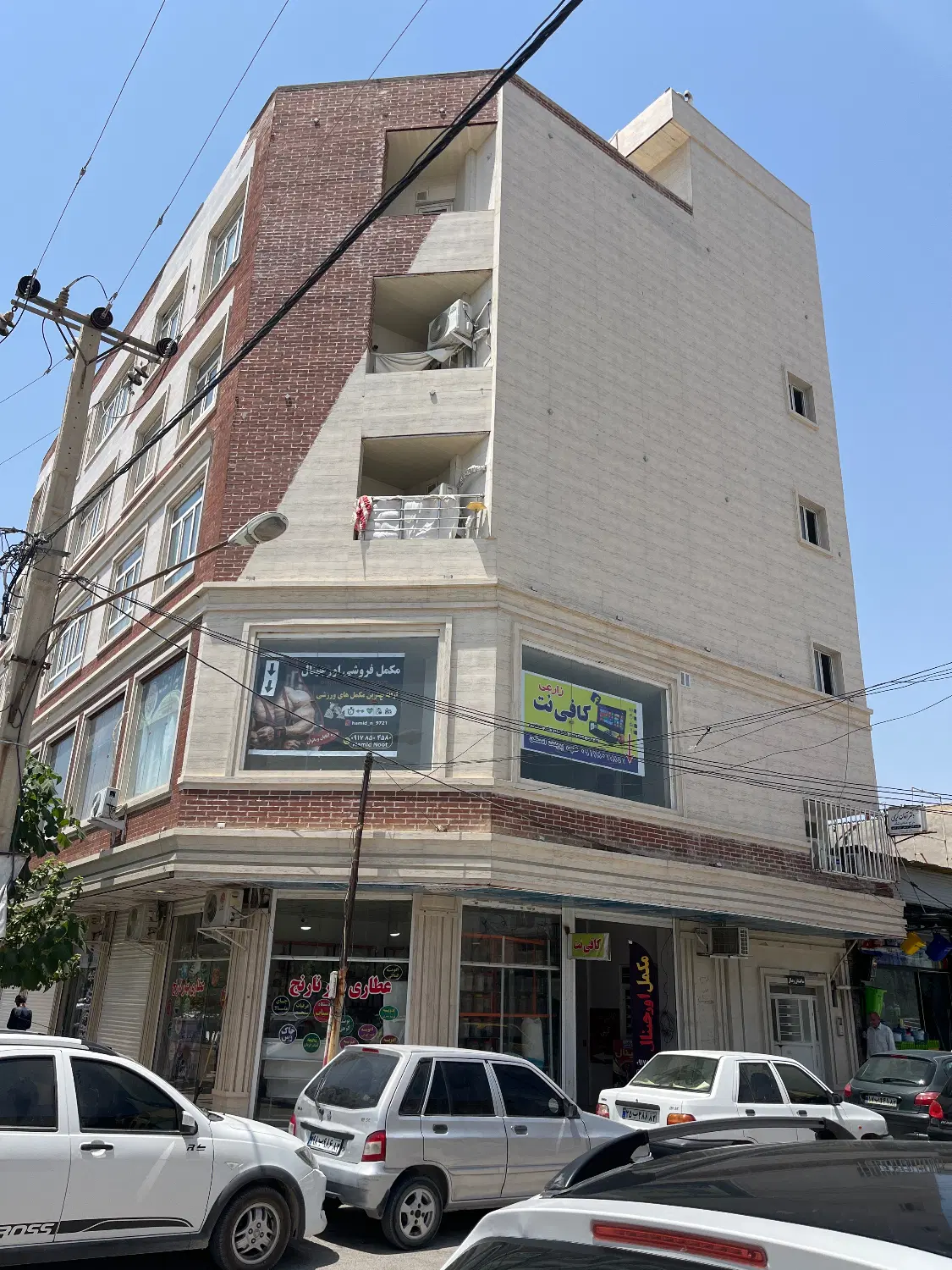 فروش سالن ۲۱۰ متری