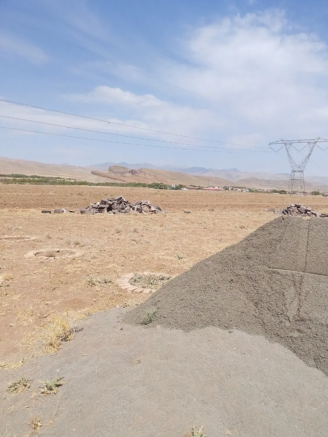 باغچه دستجرد روستای سرخده