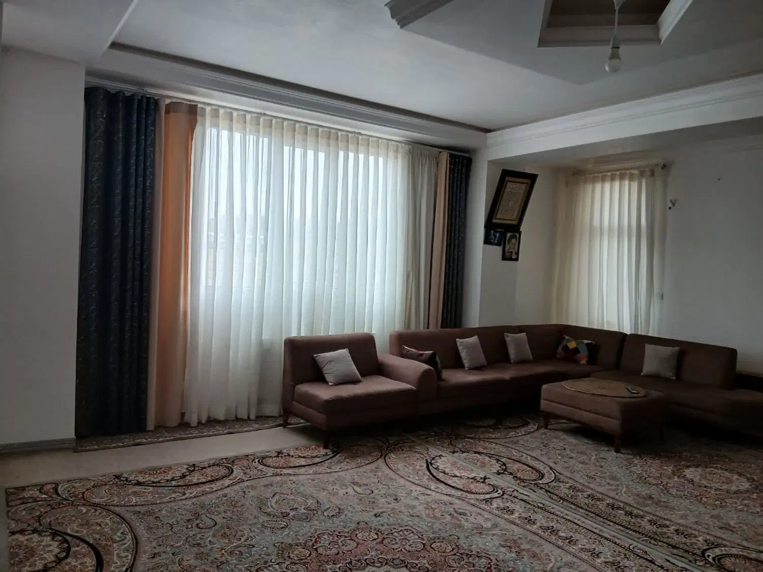 یک واحد فروشی در نانوایان فاز۳