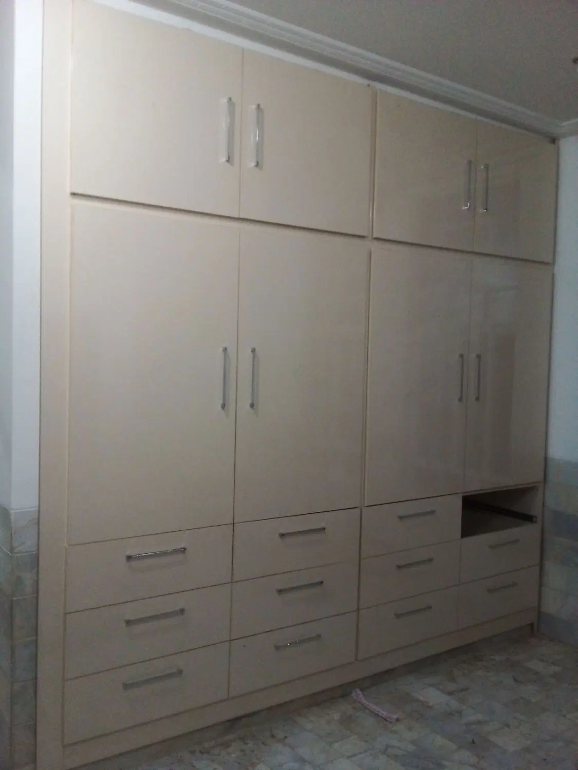 یک باب منزل مسکونی جهت فروش