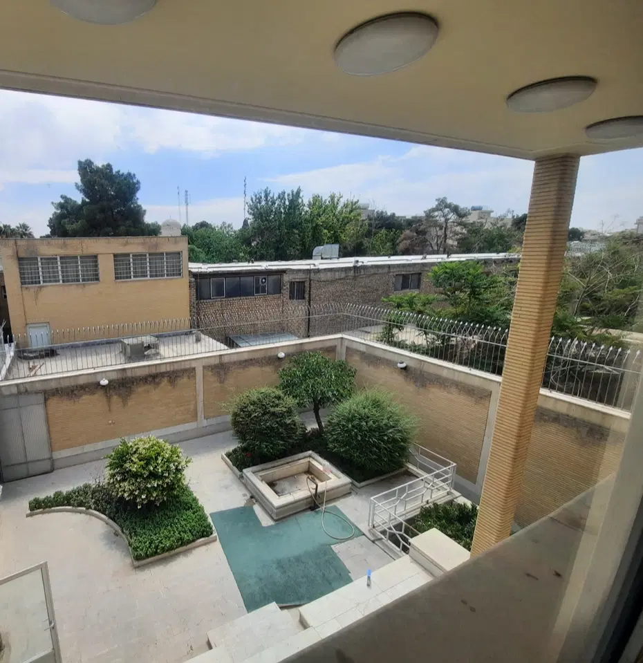 ساختمان اداری پزشکی