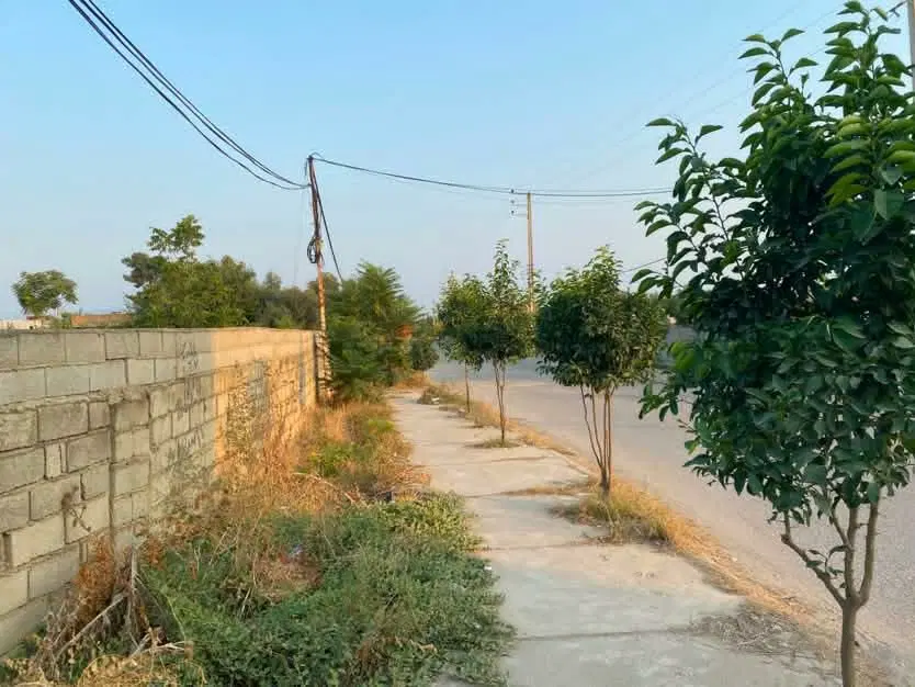 زمین فروشی