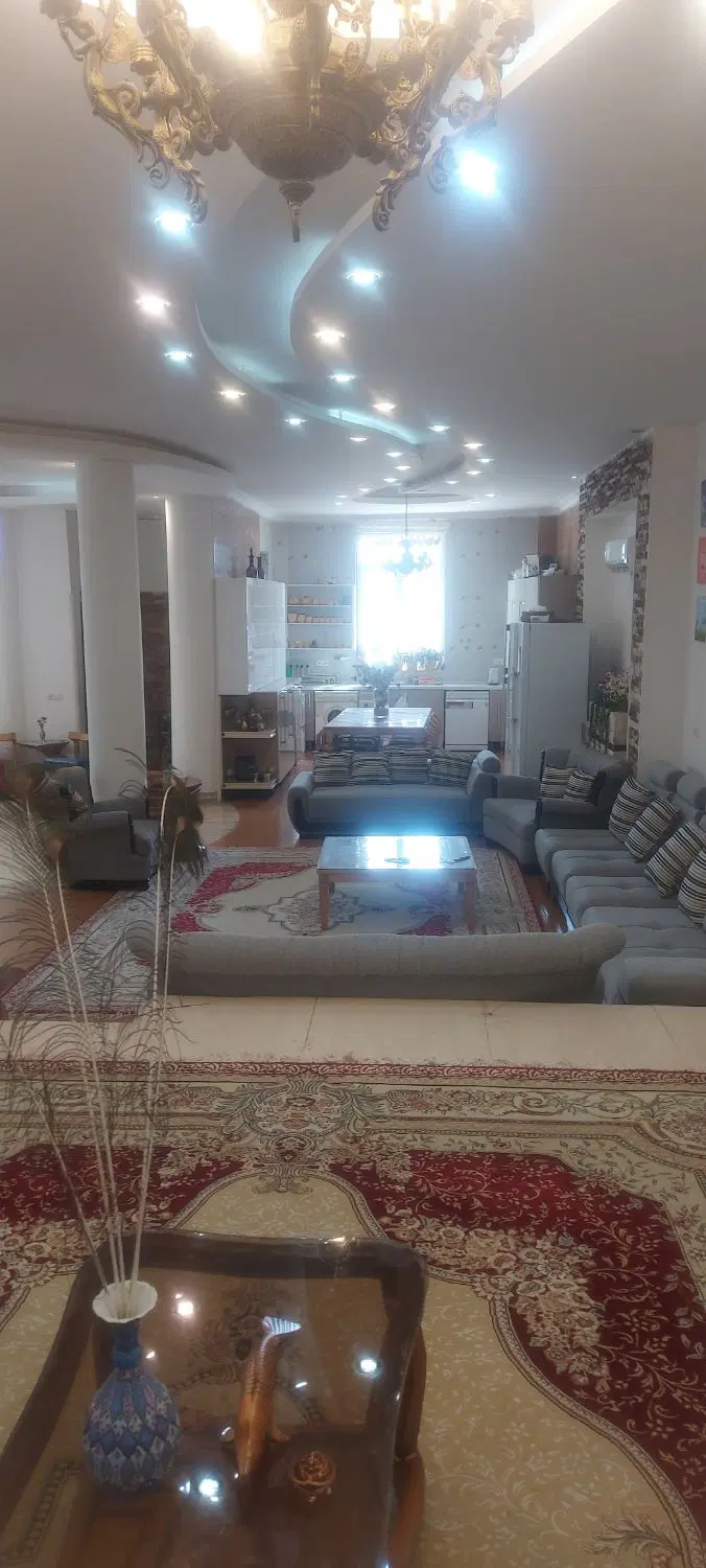 آپارتمان ۱۵۷ متری ۳ خواب بلوار جمهوری