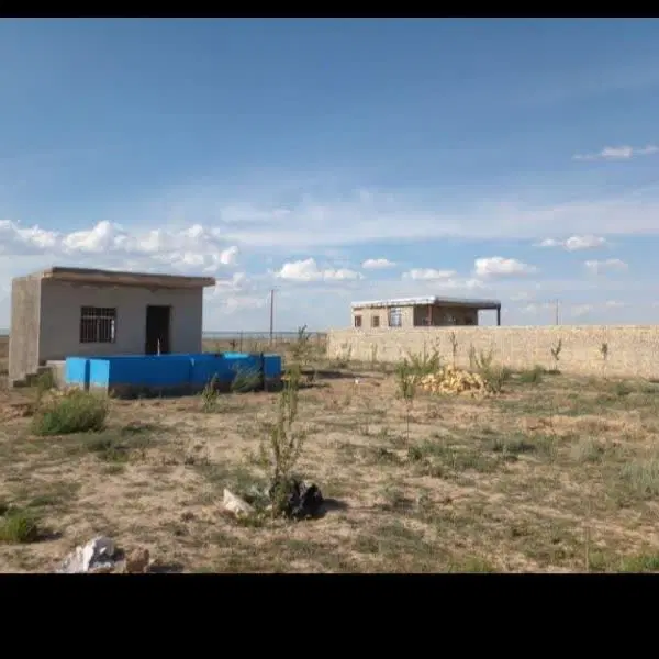 خانه باغ و ۱۳۰۰ متر زمین کشاورزی با استخرآب