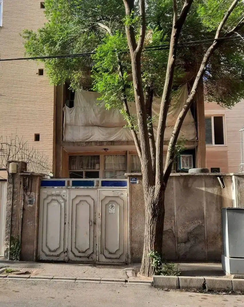 خانه ی دربستی