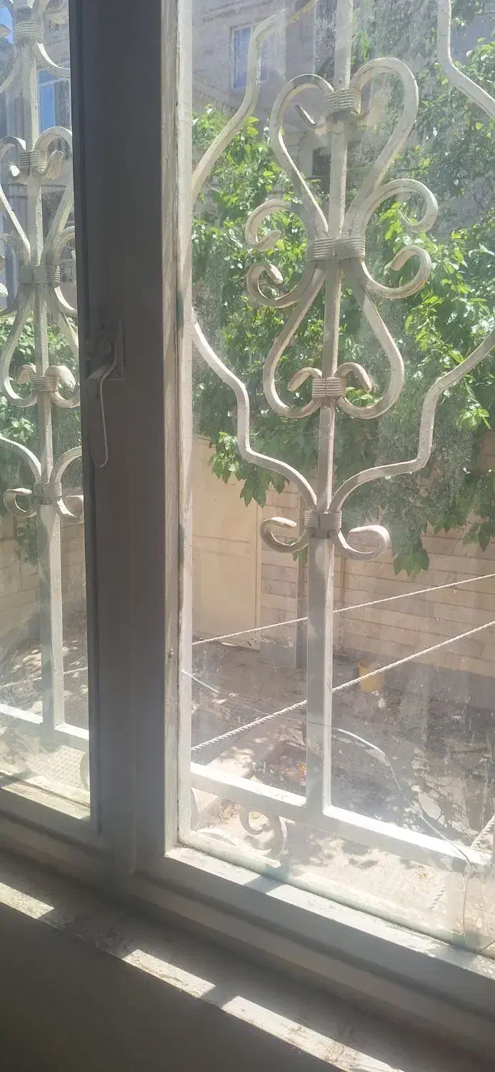 ۱۱۰متر یک طبقه دربست استخر تهرانپارس