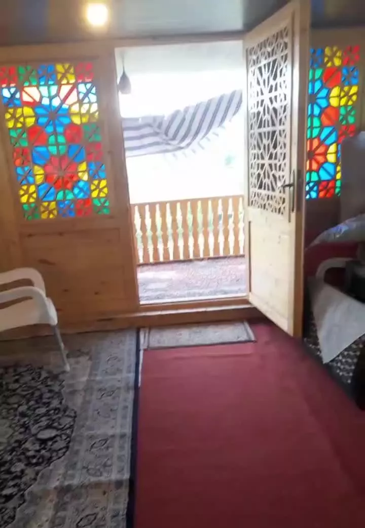 ویلای دو طبقه ی راه جدا استخر دار امام زاده هاشم