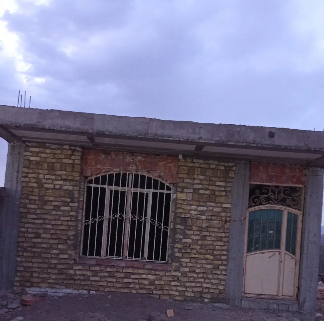 خانه نیمه ساز فروشی