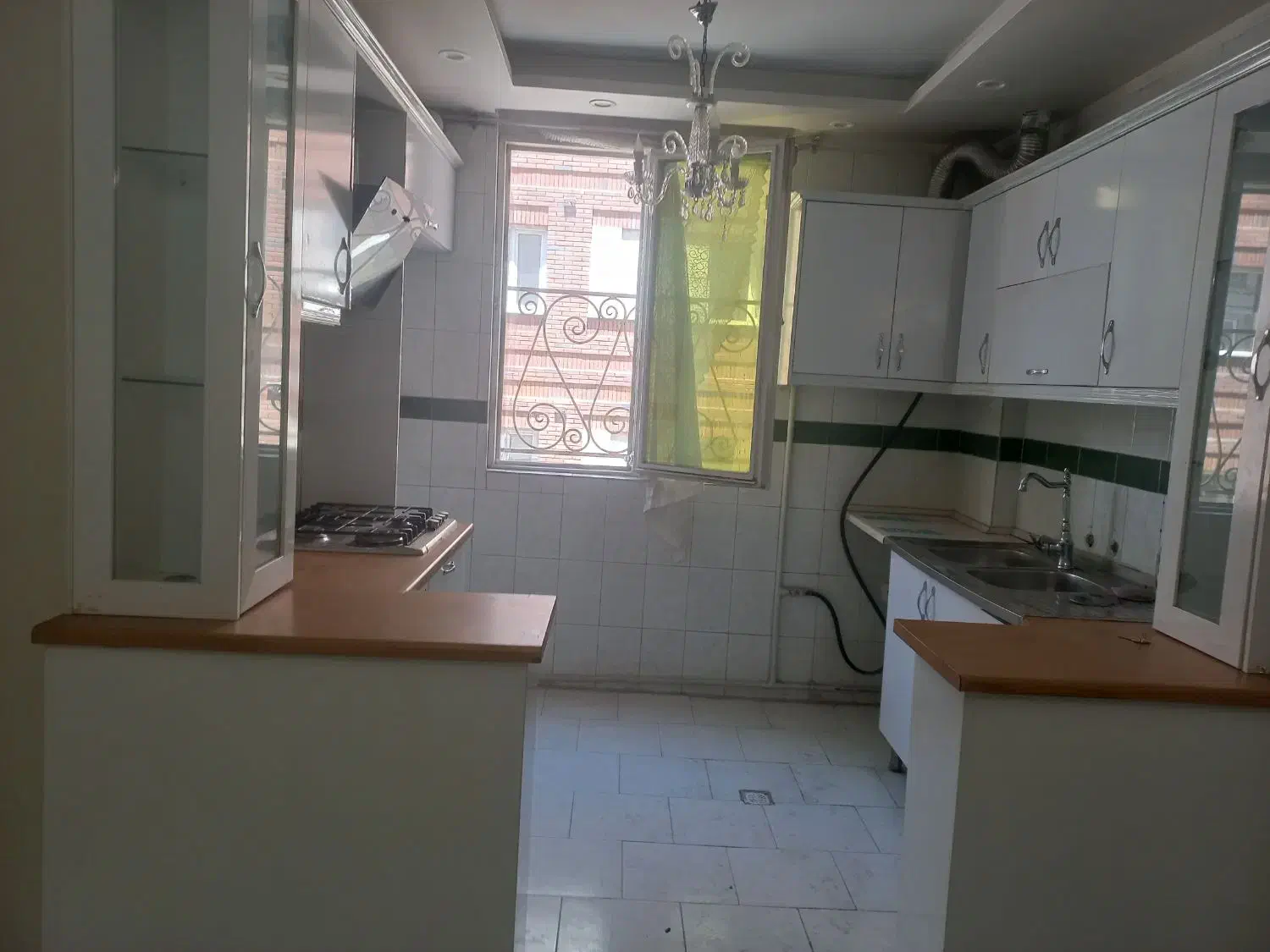 ۵۰ متری باپارکینگ و انباری