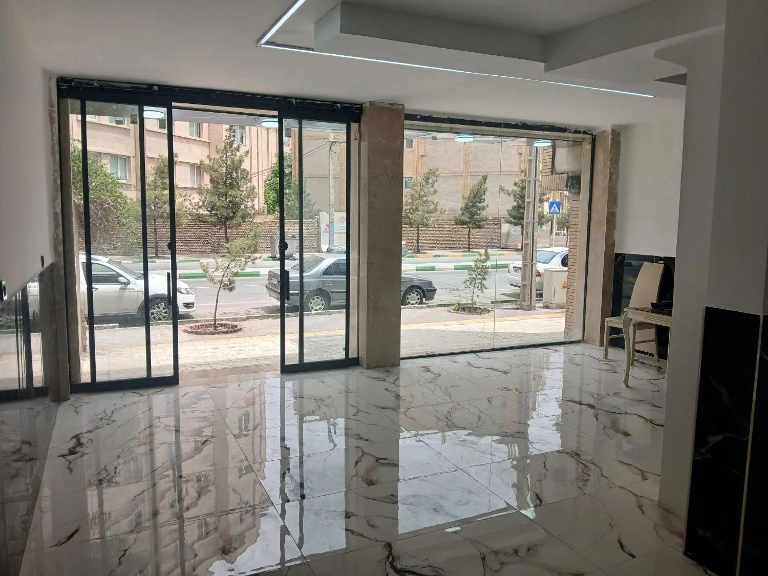 ۷۰ متر تجاری دایم حاشیه خیابان اصلی اقدسیه