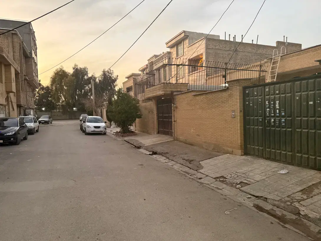 فروش‌ دو پلاک ۱۸۴ متری منزل یک طبقه ۳خواب هویزه
