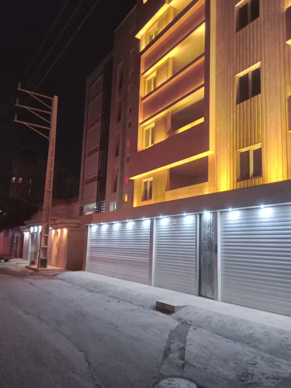 فروش خانه  کلنگی قابل سکونت