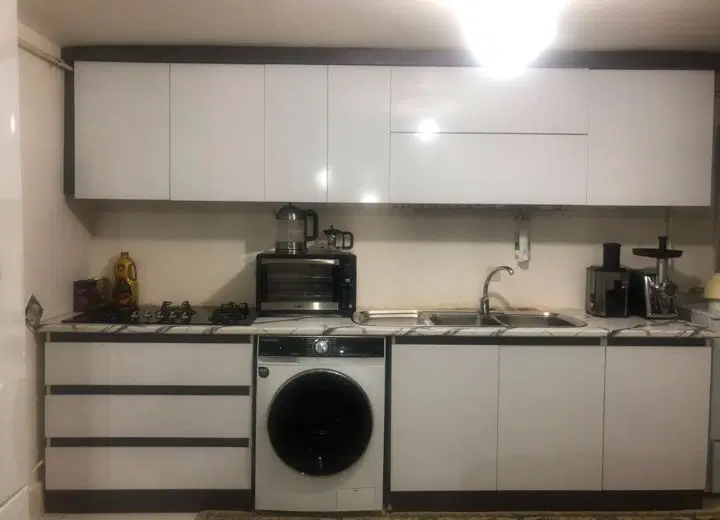 خانه کلنگی بر خیابان حکیم نظامی