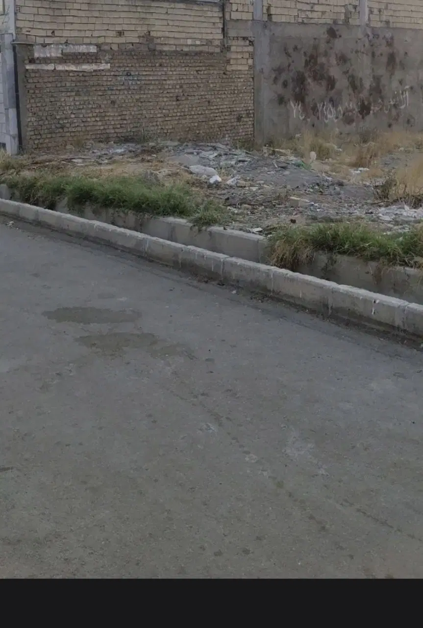 زمین ۱۵۰ مترگلزرد