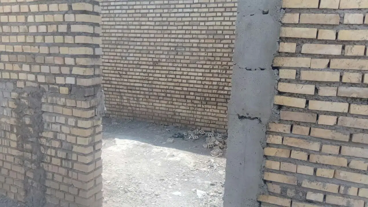 یک باب منزل نیمه کاره