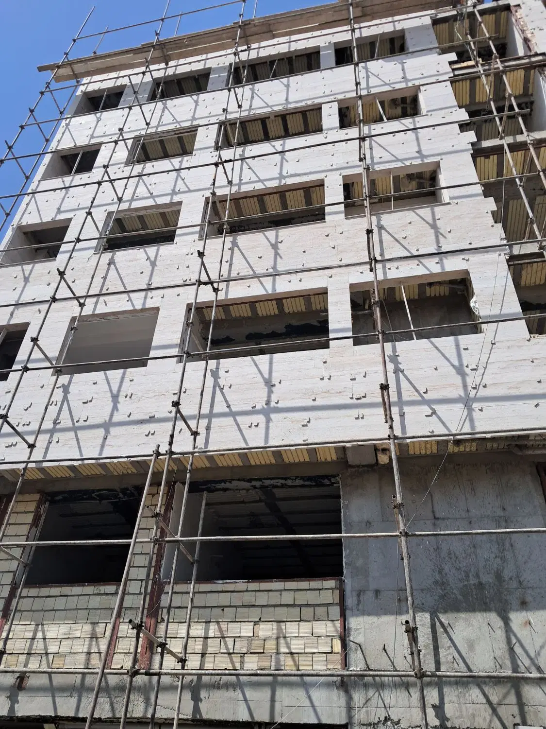 آپارتمان دوخوابه ۱۶۵ متری امیرکبیر