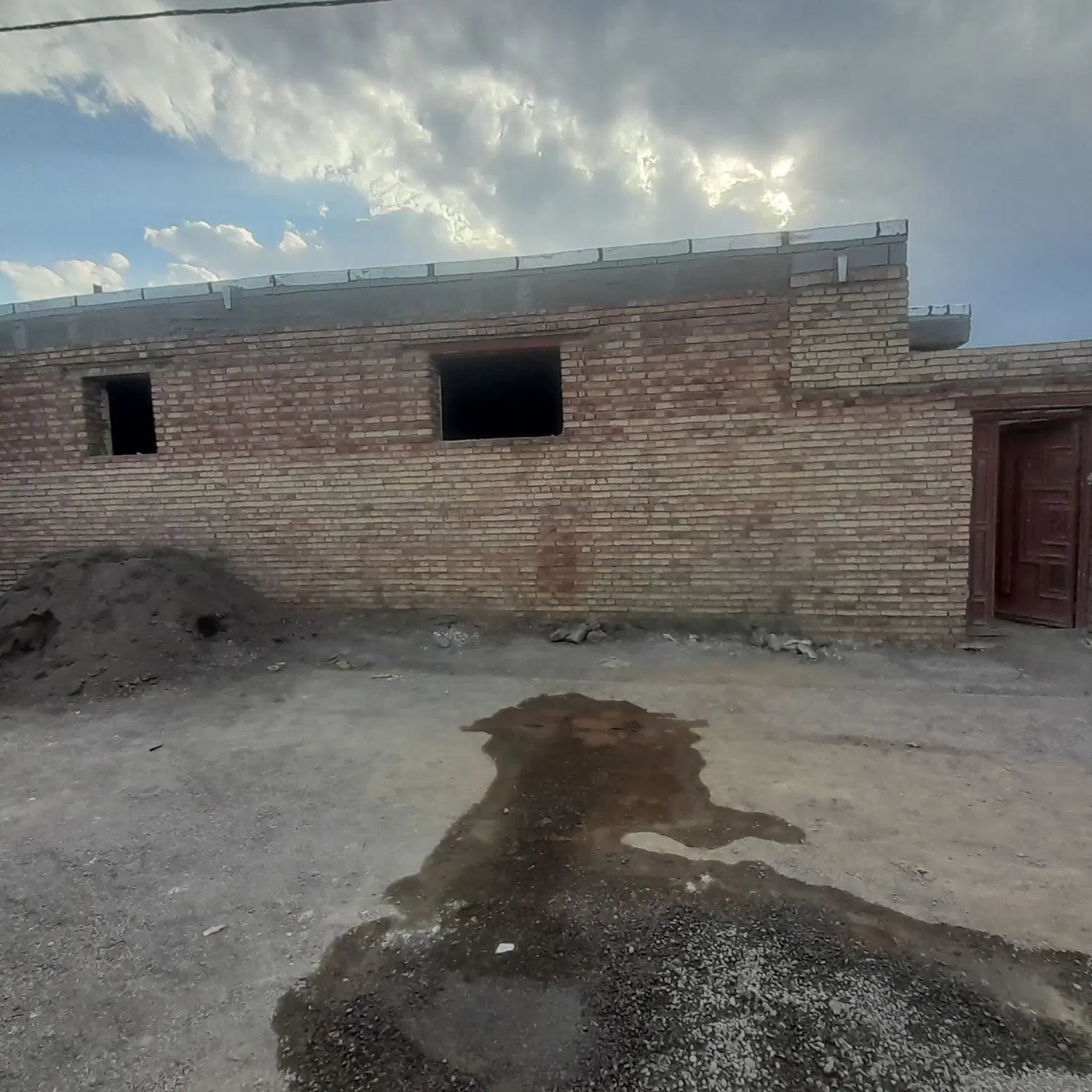 حیاط مسکونی