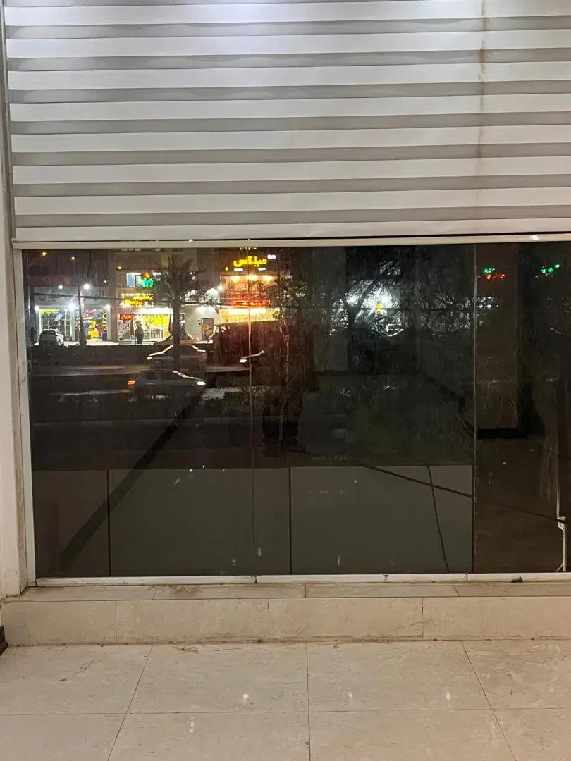 مغازه طبقه اول_ ۵۸متر اتوبان گلستان_ کاملامستقل