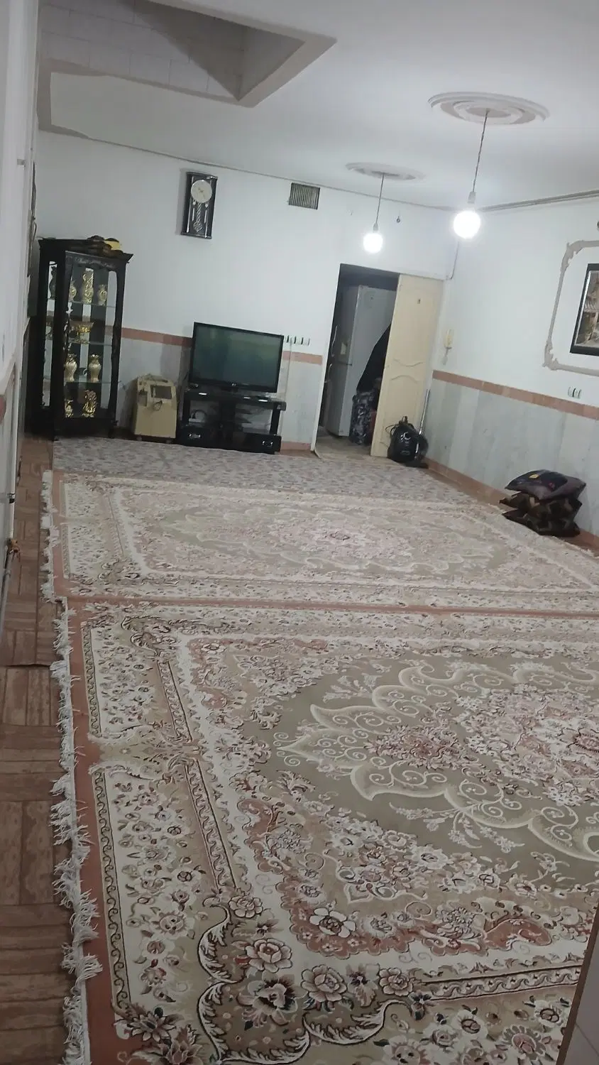 خانه دو طبقه در طاق بستان