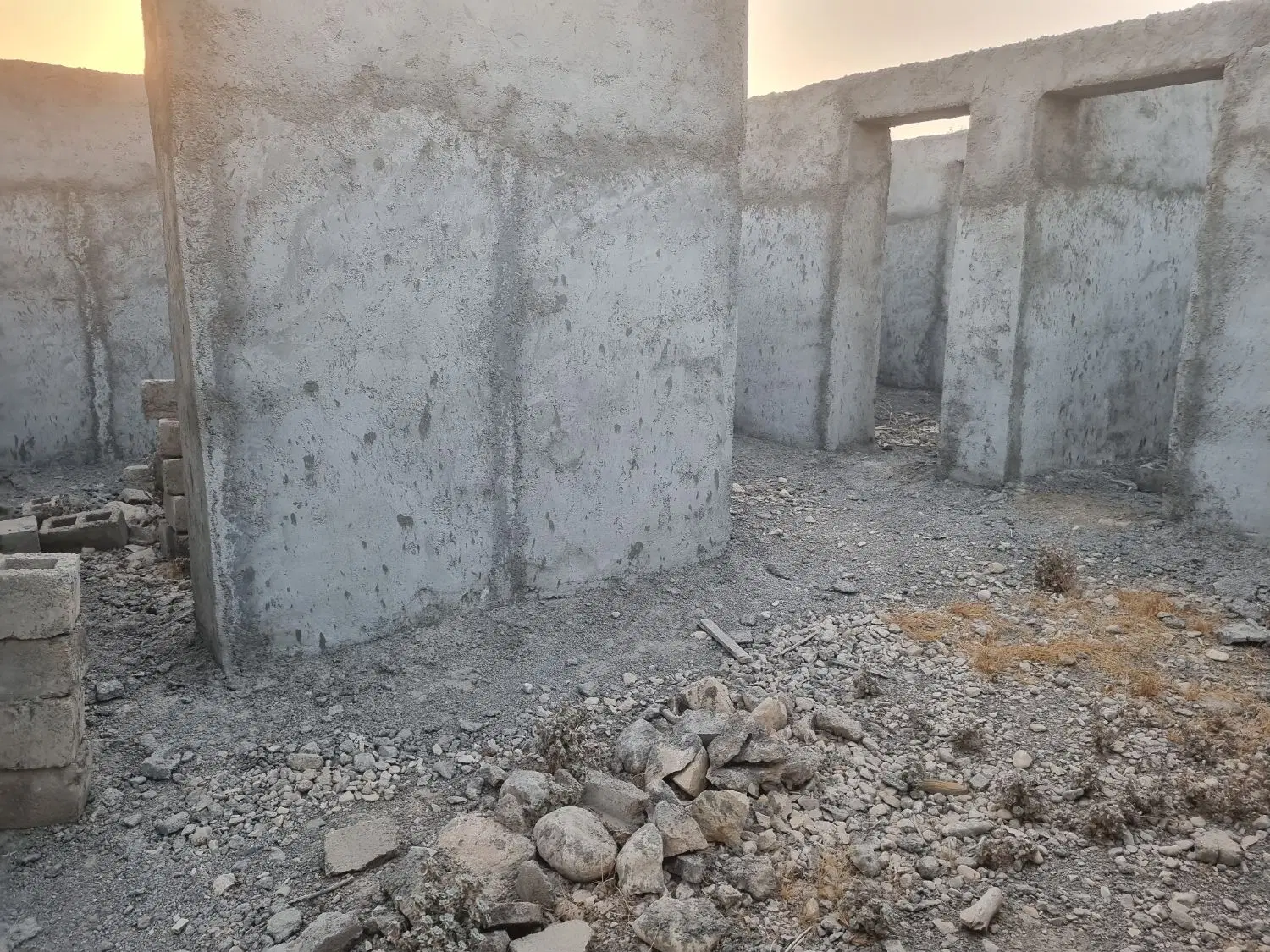 فروش  زمین و خانه در قلات بالا