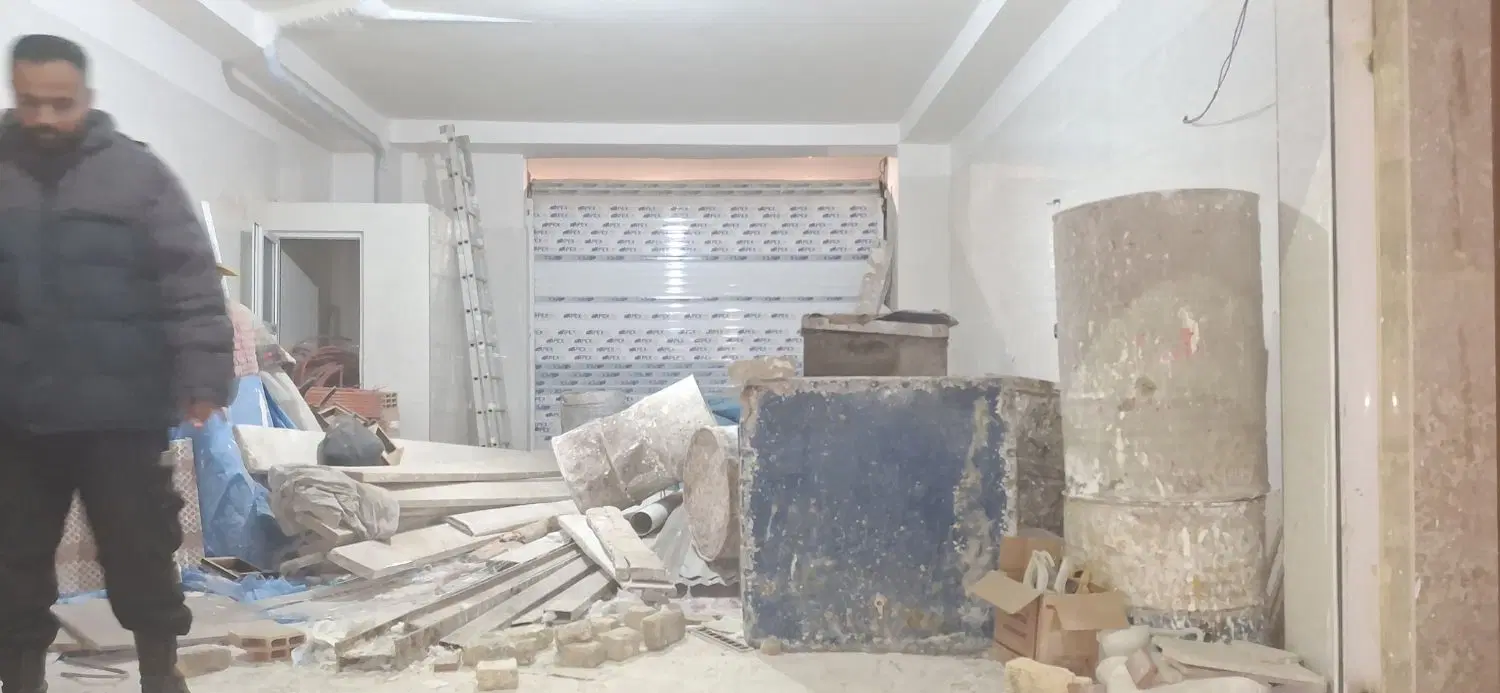 مغازه دوکله در کمالشهر