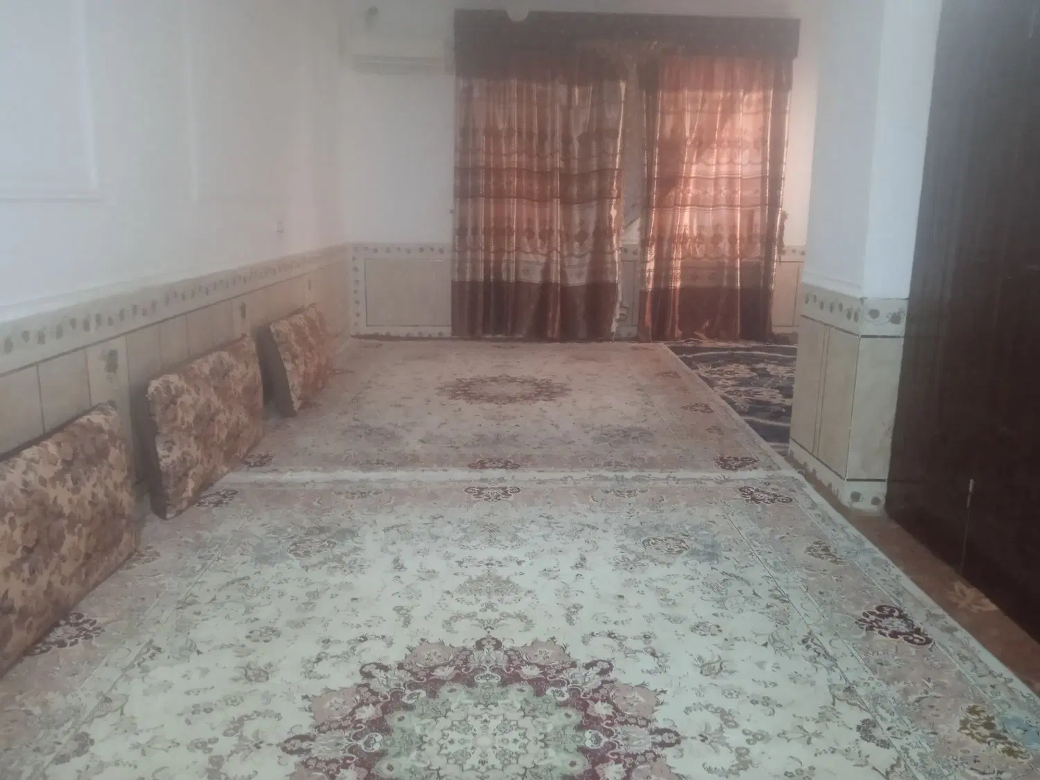 فروش منزل مسکونی واقع در خیابان امام خمینی 81