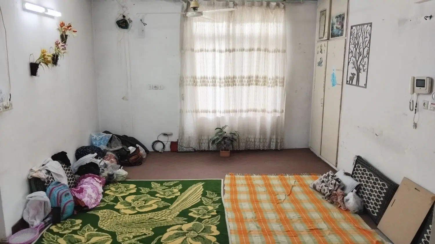 خانه و زمین مسکونی ۲۰۶ متری  خیابان شهید بهشتی