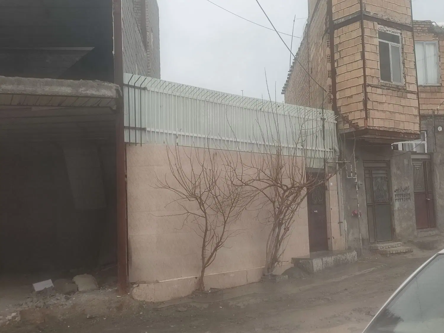 خانه۶۰ متری ۳ طبقه نیمه‌کاره