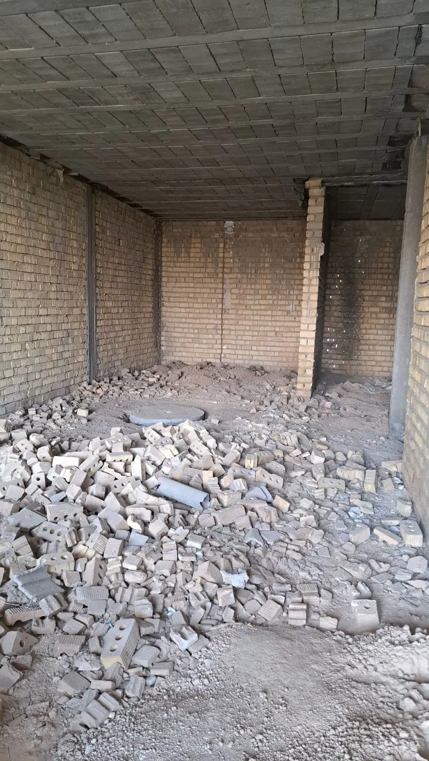 فروش اسکلت ۱۴۰متری درب حیاط شاپورجان