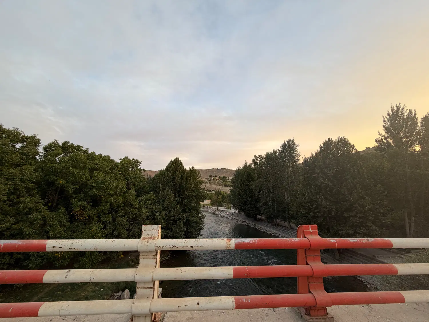 فروش باغ ویلای لب آب