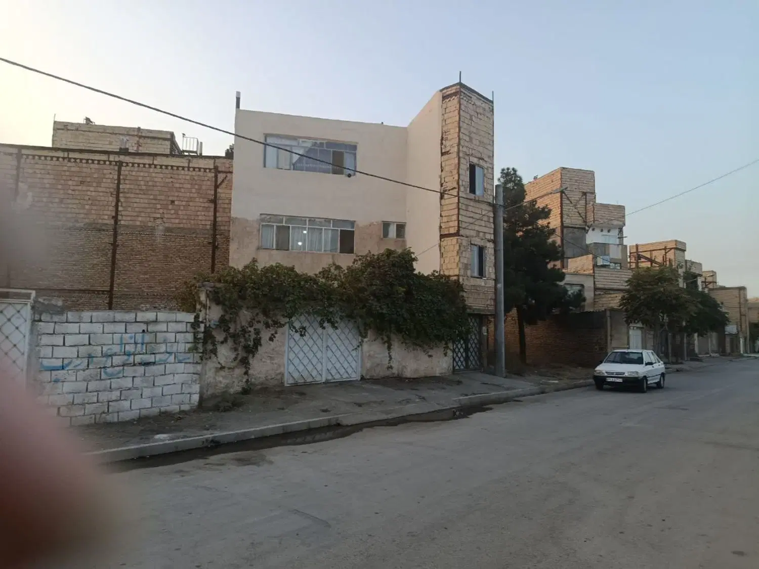 خانه سه طبقه فروشی