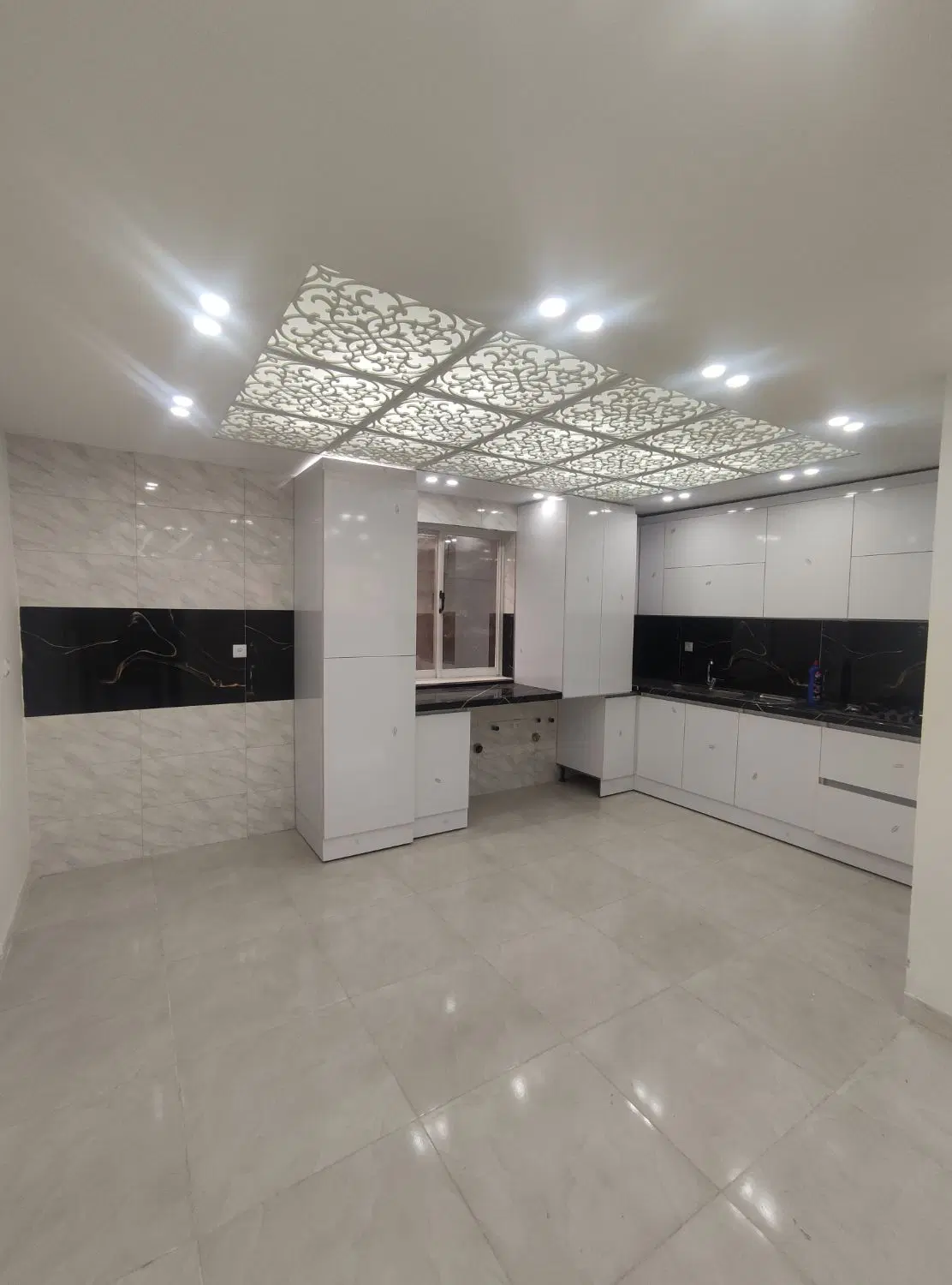 خانه ویلایی زیبا 2خواب باپارکینگ بزرگ درکوچه زاکری