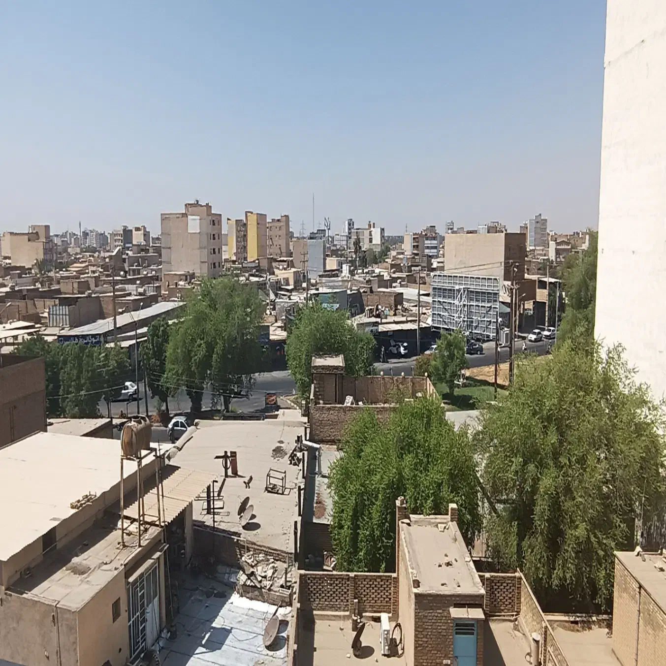 ***فروش ساختمان تجاری‌مسکونی 75متری زکریا-حافظ