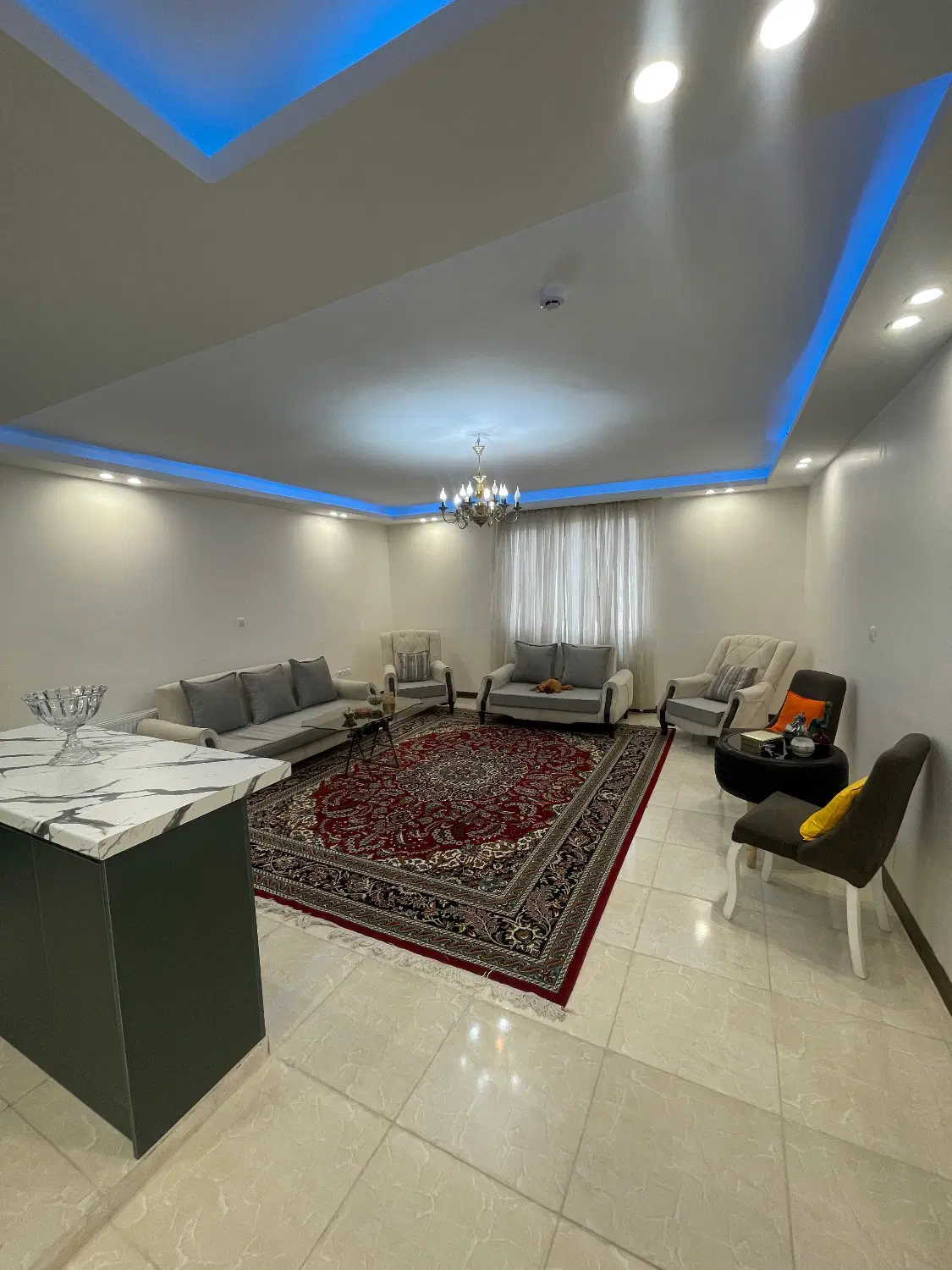 ۹۰متر با پارکینگ و انباری اختصاصی