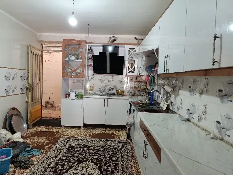 منزل بزرگ خیابان پهن ونزدیک به اتوبان