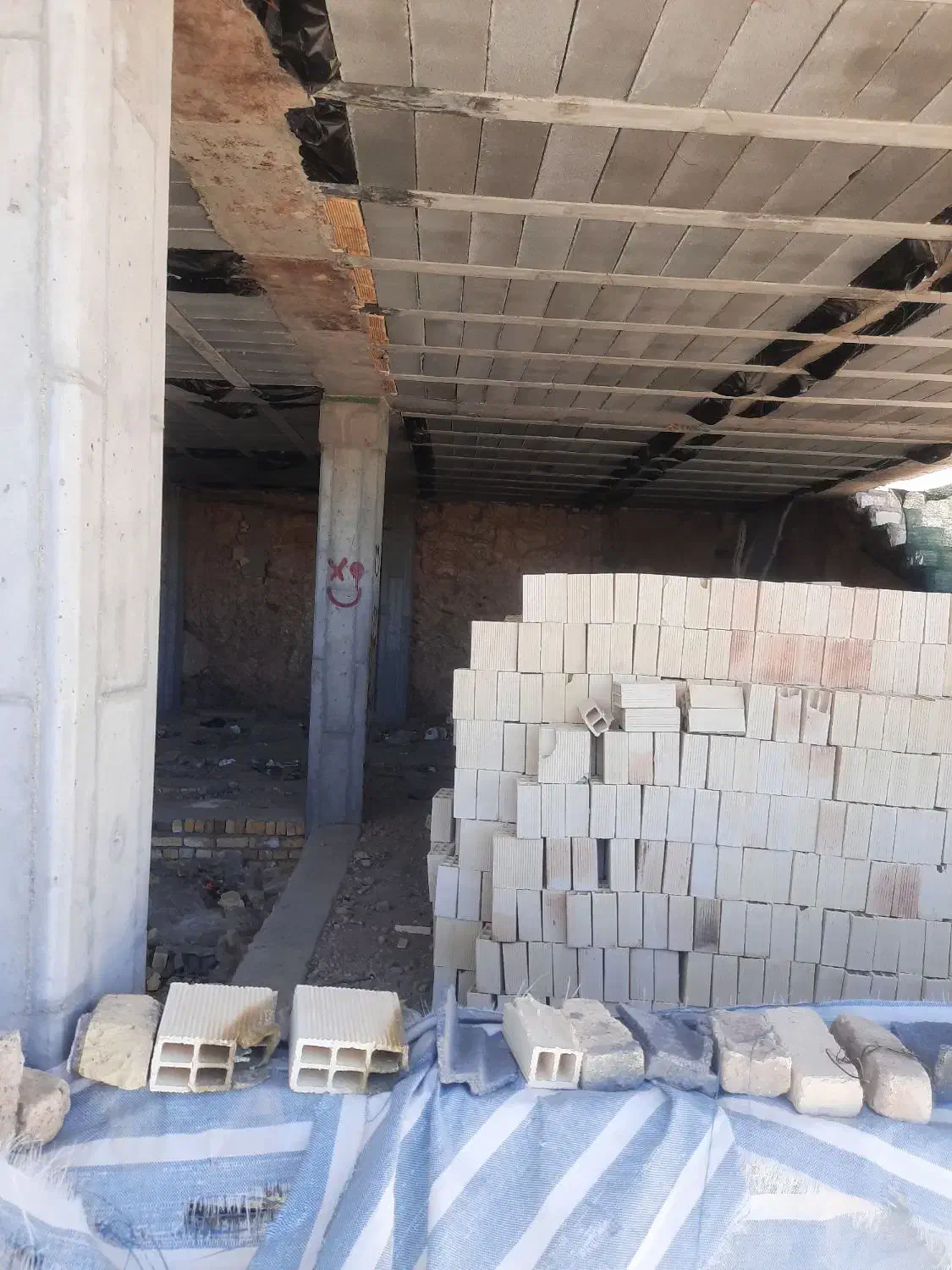 فروش یک باب منزل مسکونی