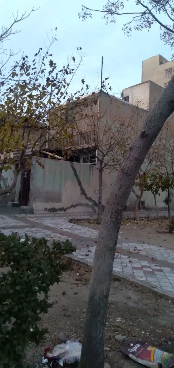 یک باب خانه کلنگی