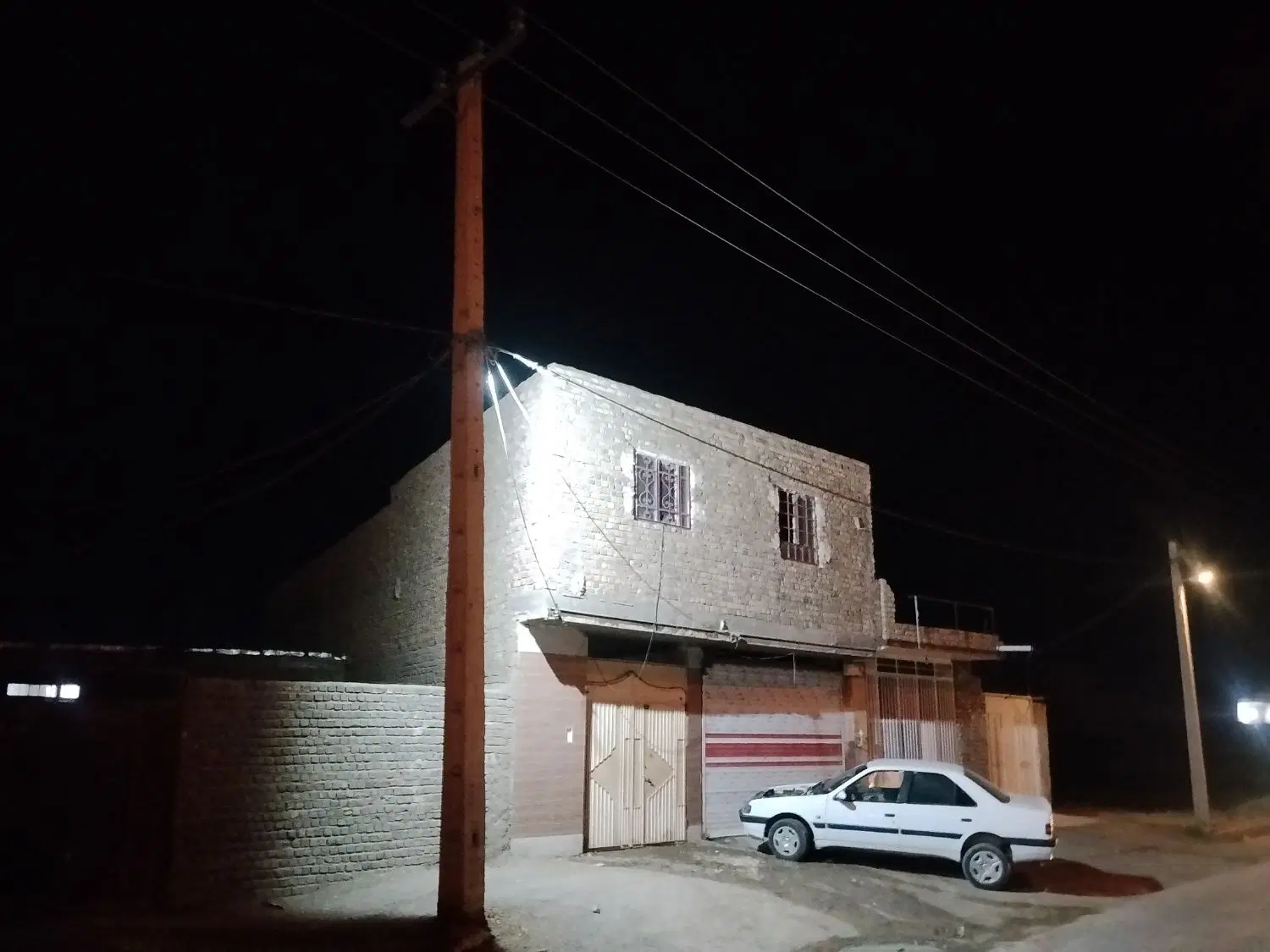 خانه ۳واحدی یک مغازه تجاری سندشسته رفته تجاری
