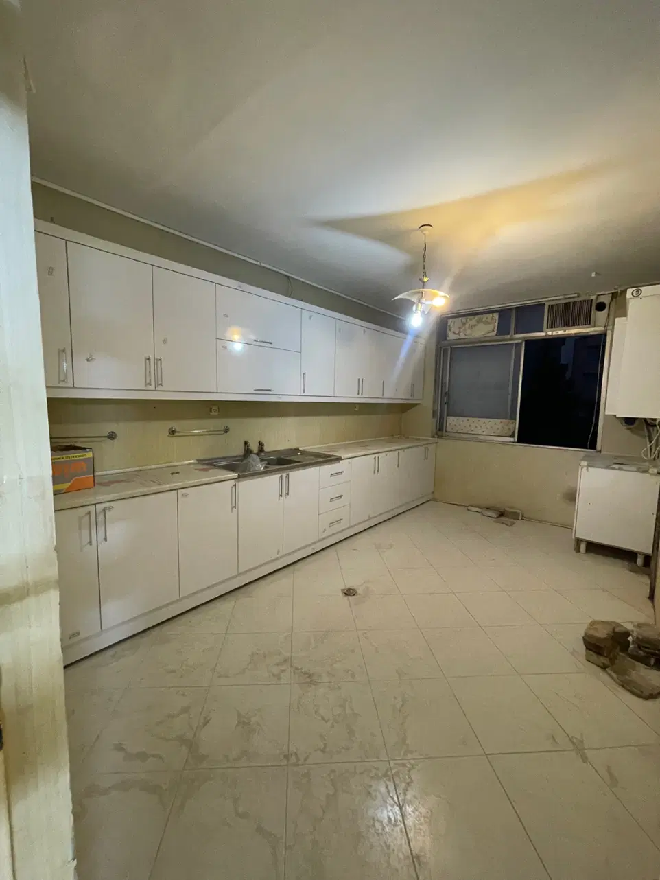 ویلایی 250 متری جنوبی مقابل پارک ملت آزادشهر