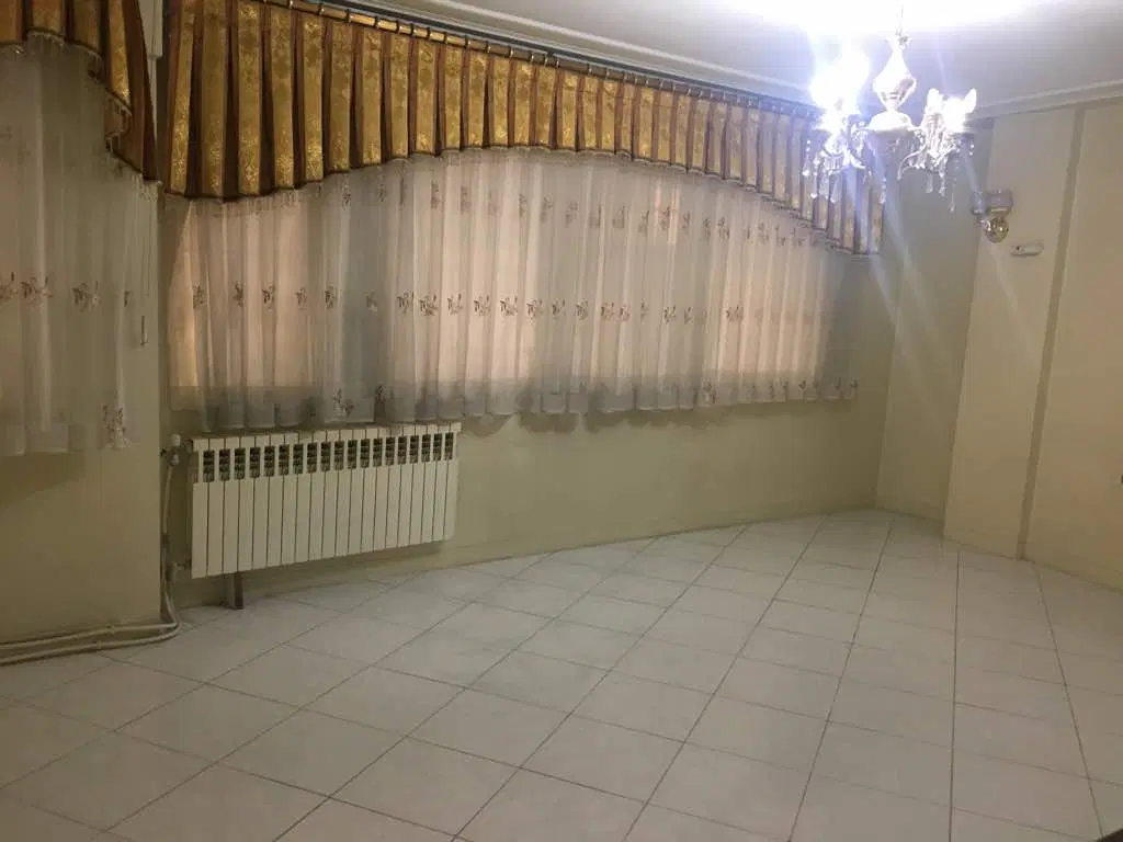رهن واجاره واحدهمکف خیابان نشاط بعدهتل پارس