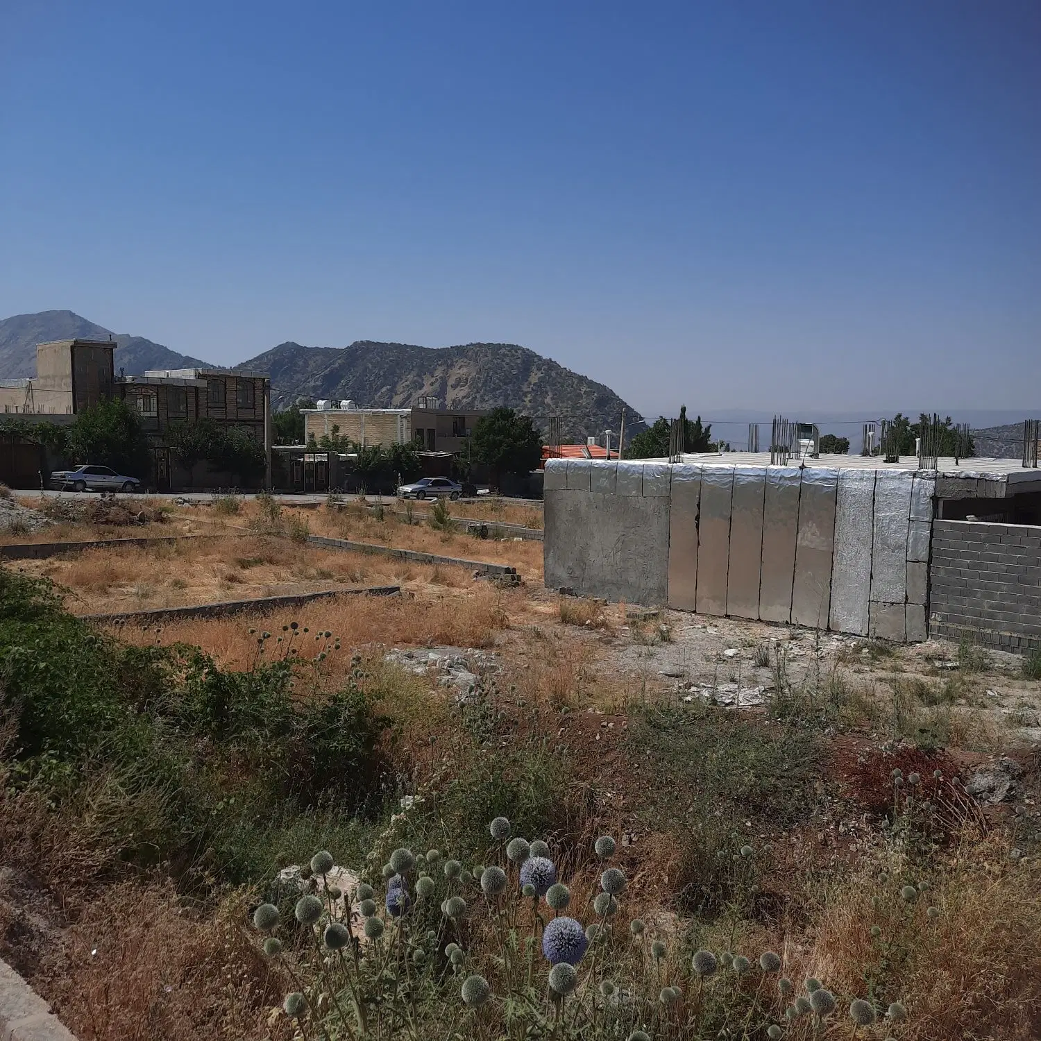 زمین فروشی