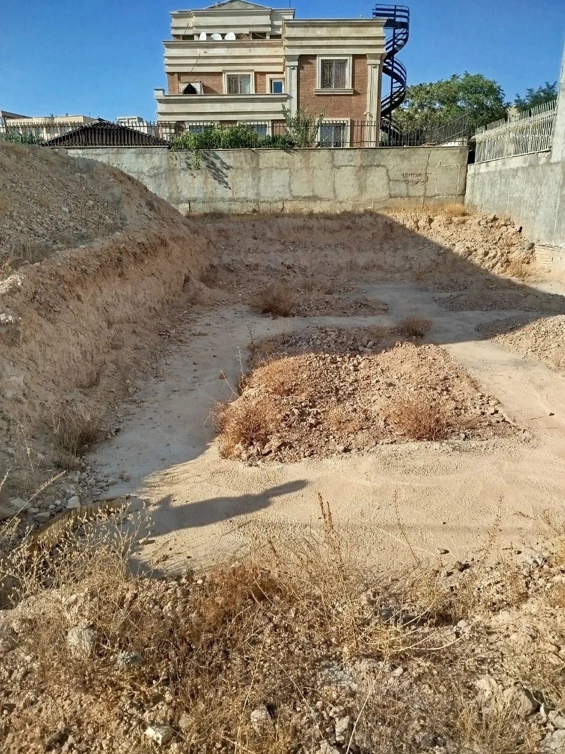 زمین در شهر جدید مهستان
