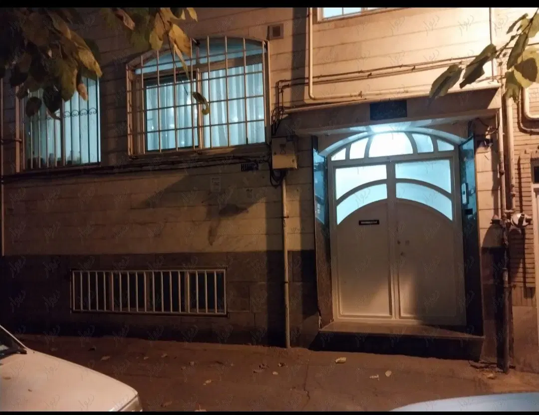 آپارتمان تکواحد،۲خواب،ط همکف،پارکینگ،محله ایران