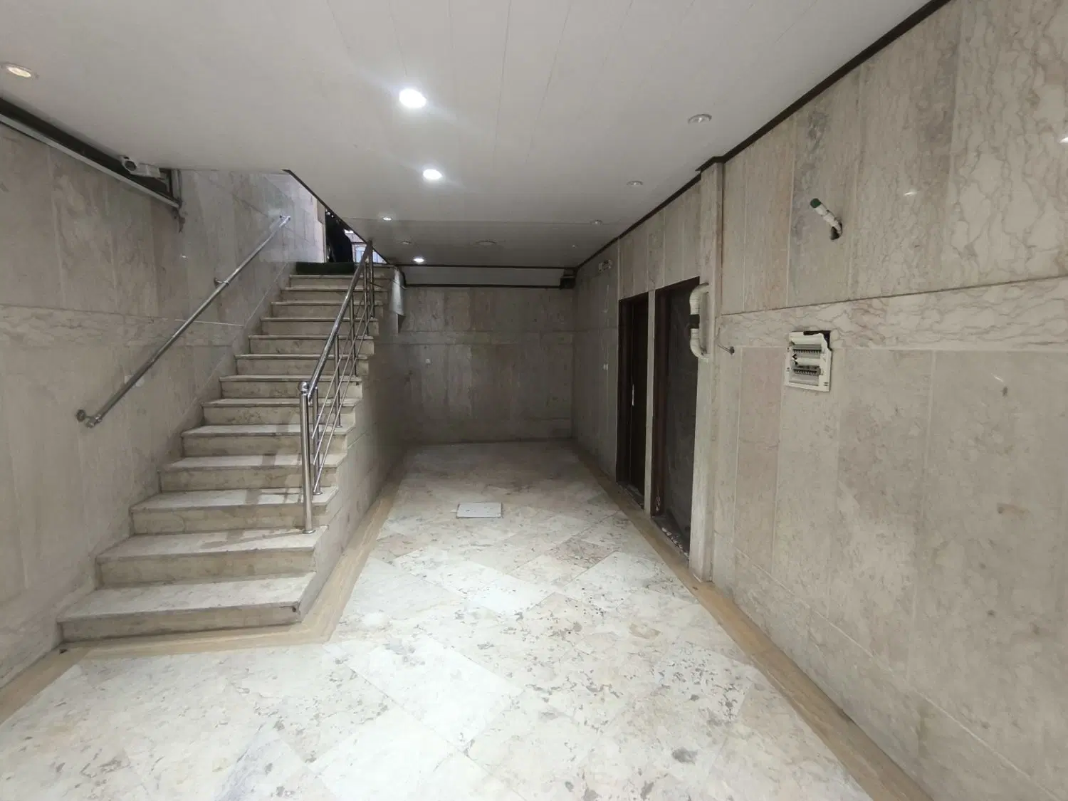 زیر زمین به متراژ 218متر در شهرک فاطمیه