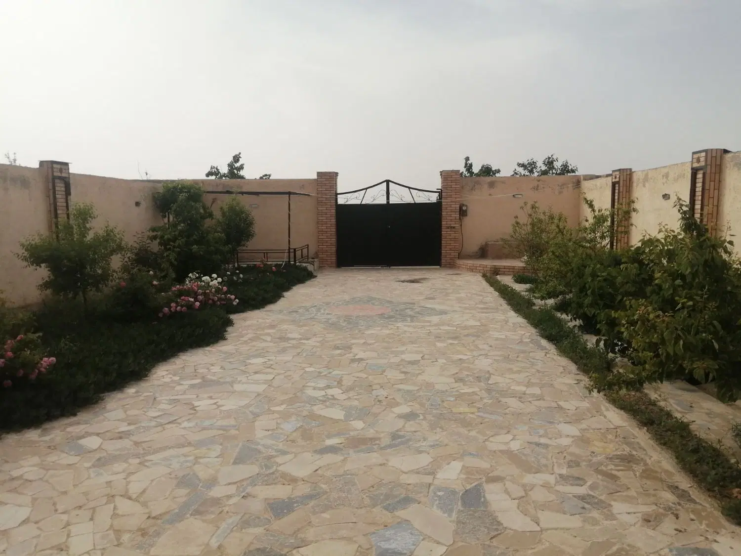 باغ ویلا ۵۰۰متر ۱۶۵بنا استخر
