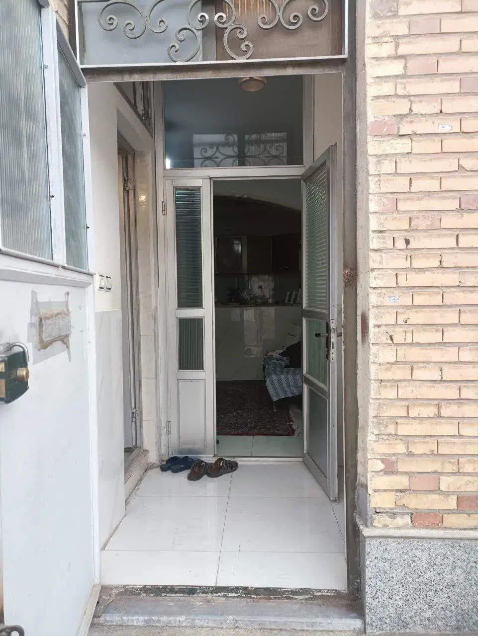 سوئیت همکف مستقل اجاره ای