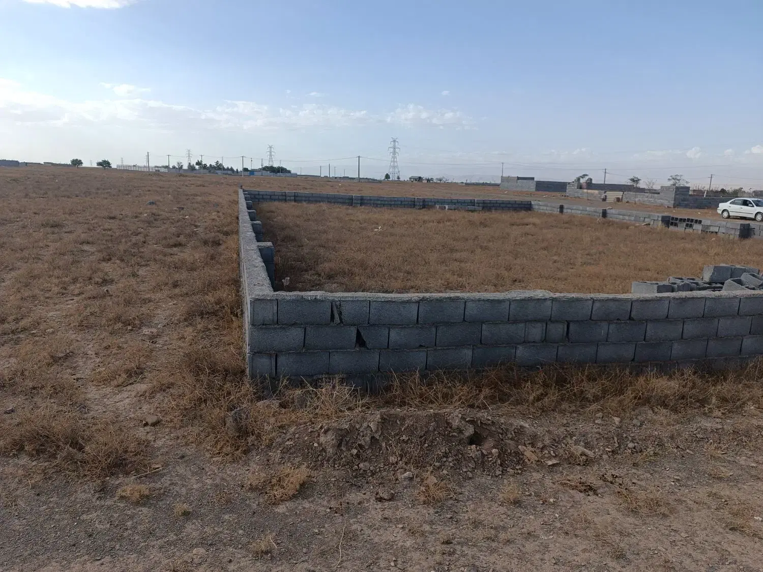 زمین ۳۰۰ متری