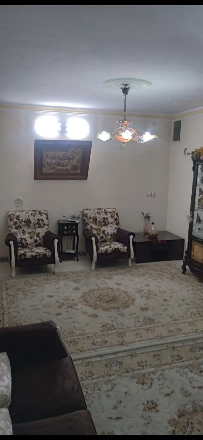 نازی اباد هزاردستگاه. خانه سه طبقه مجزا
