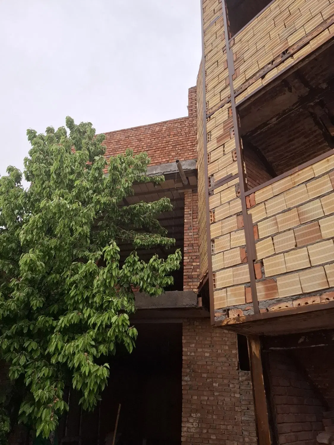 خانه نیمه ساخت دو طبقه  کوی کردان